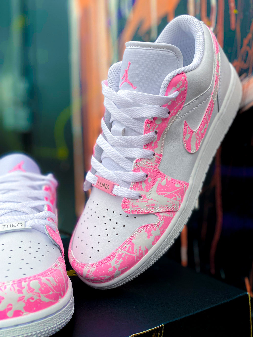 Air Jordan 1 Low Rose Fluo - COLORSNEAK