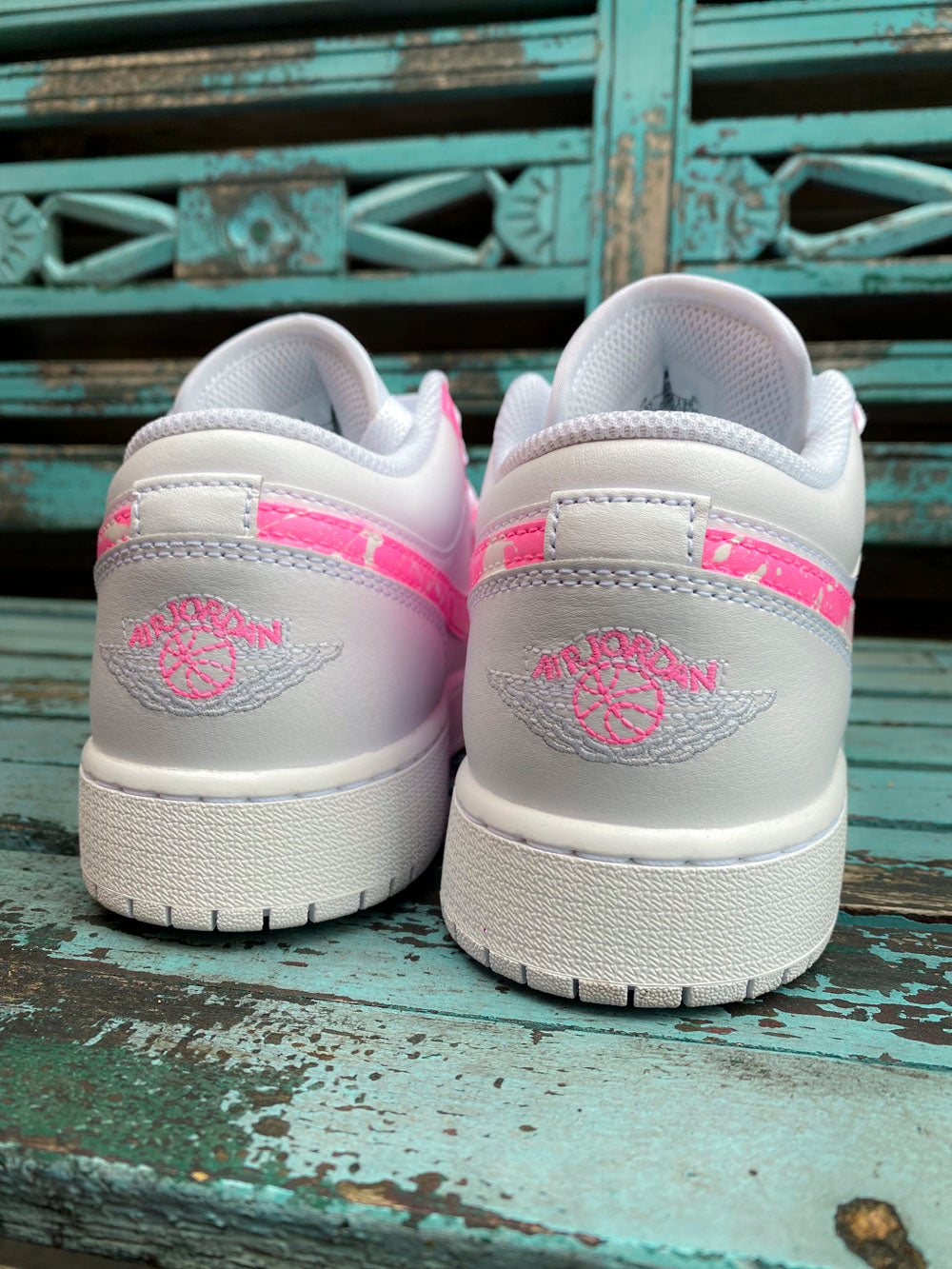 Air Jordan 1 Low Rose Fluo - COLORSNEAK