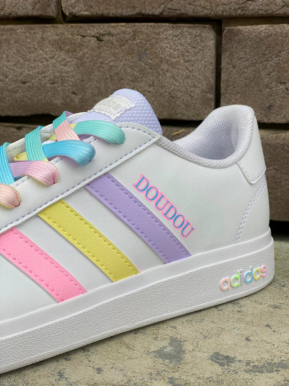 Adidas basket pastel livrée avec boîte et lacets d’origine
