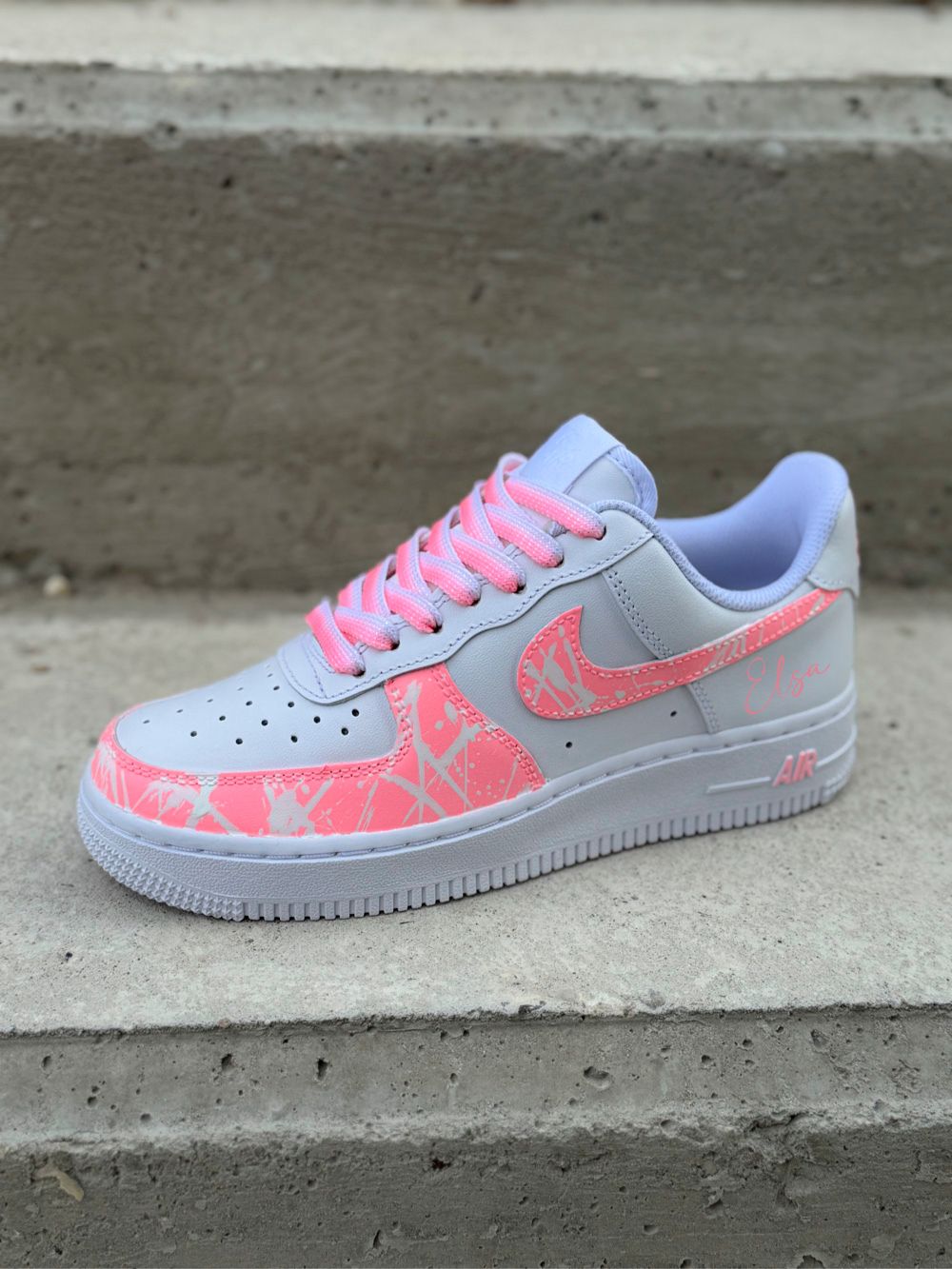 Personnalisation gravée sur bijoux de lacets Air Force 1 corail