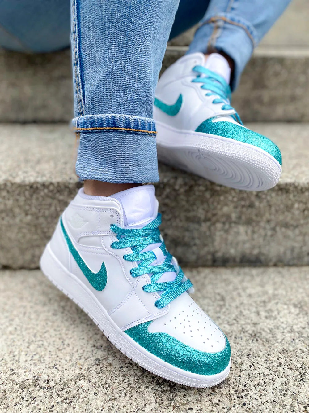 Nike Air Jordan 1 Mid glitter bleu baskets femme