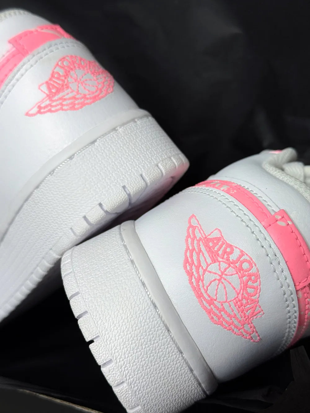 Personnalisation possible sur Air Jordan Low corail