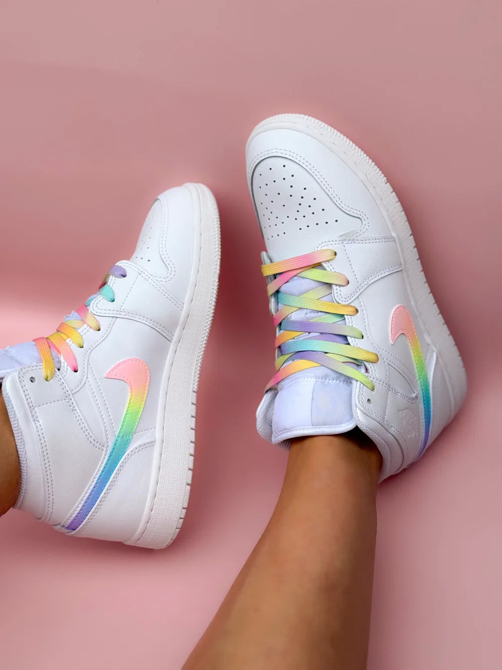 Air Jordan Mid pastel customisée à la main en France