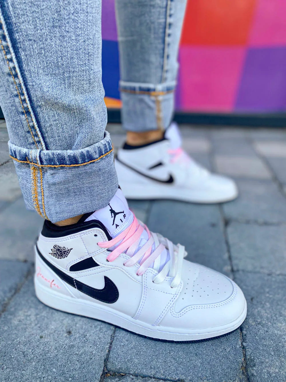 Sneaker Air Jordan Mid rose artisanale réalisée en France