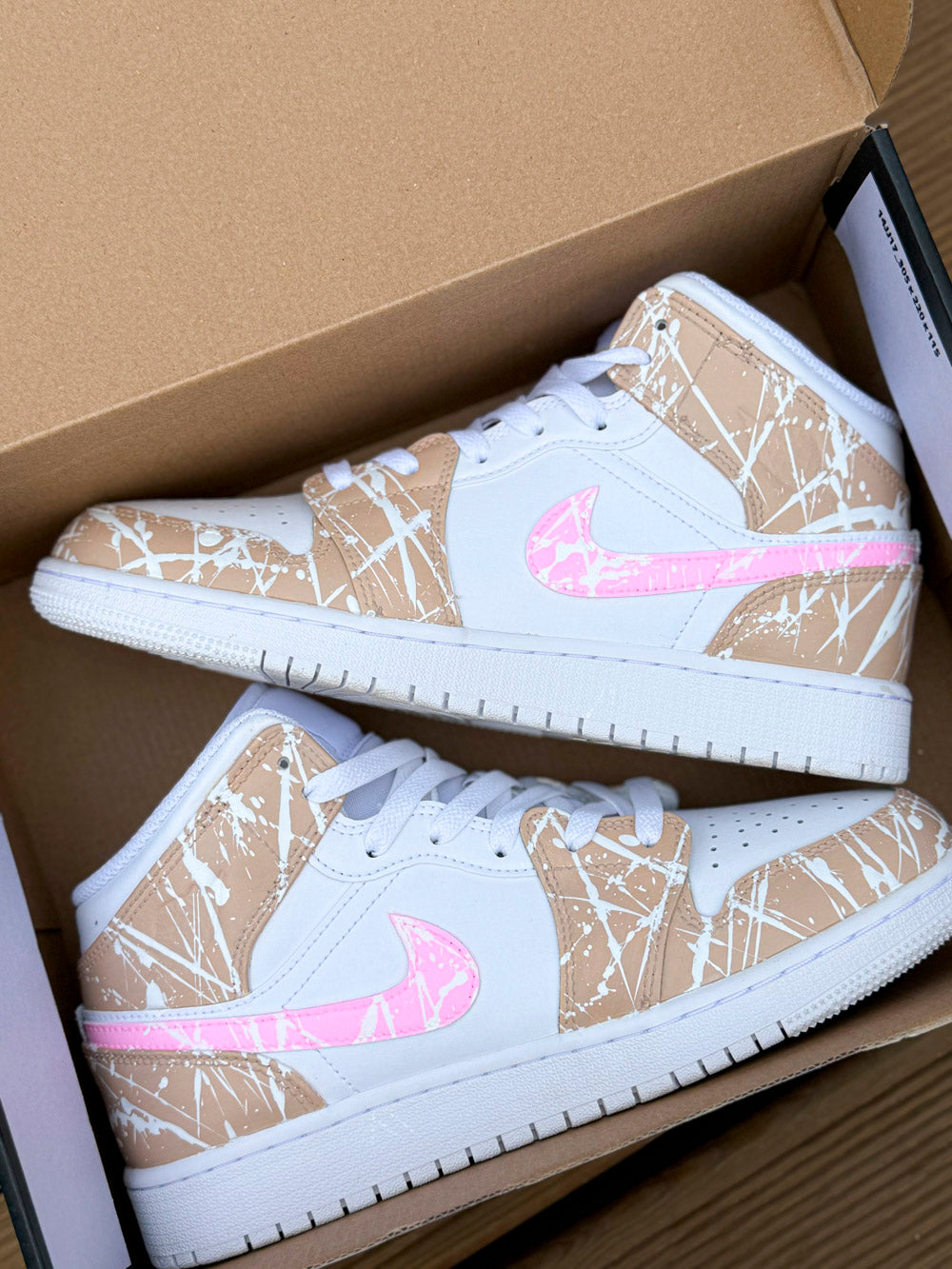Air Jordan 1 Mid Beige Rose