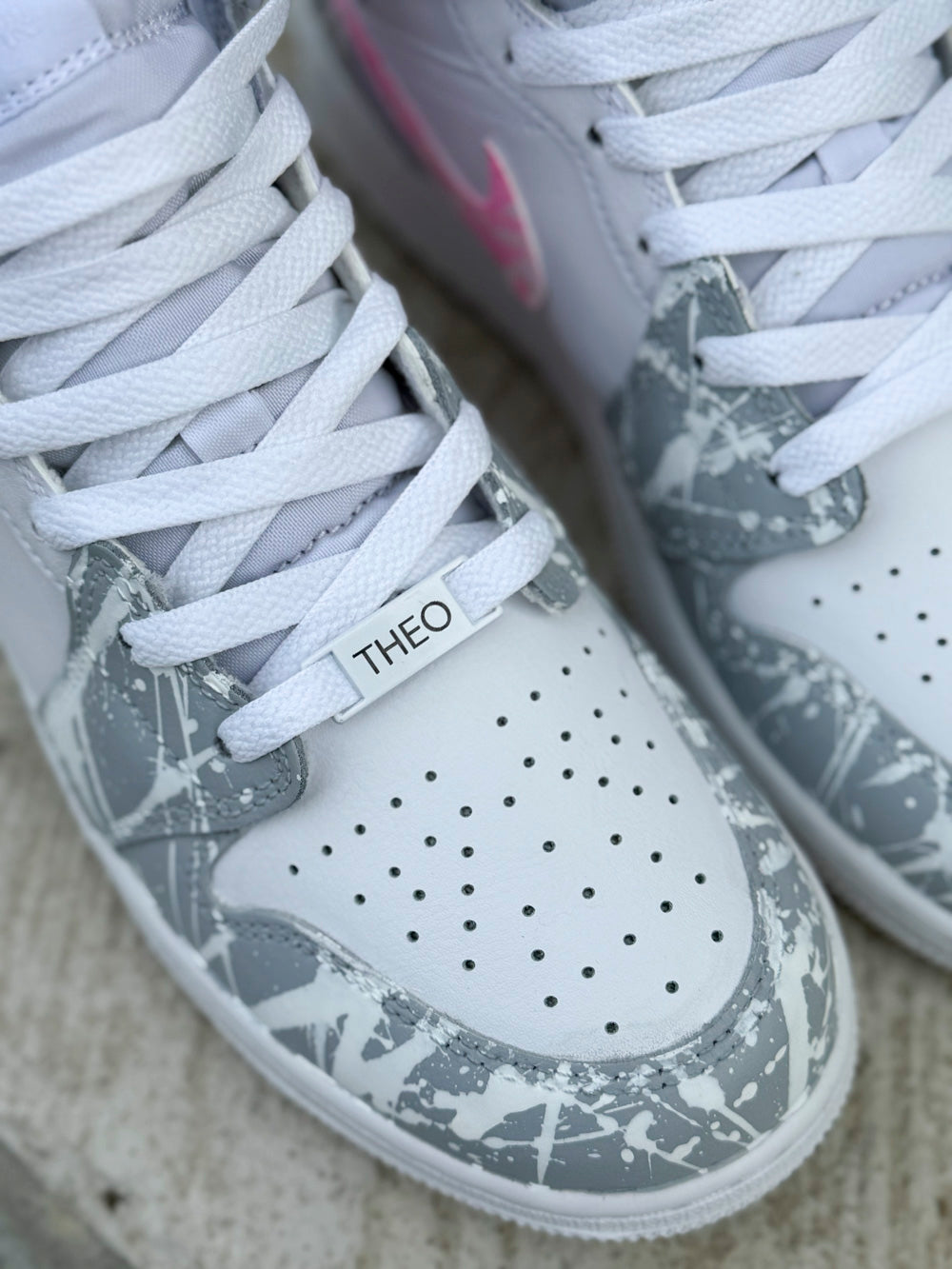 Air Jordan MID Rose et Gris
