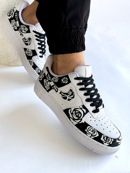 Sneakers Air Force 1 black and white
