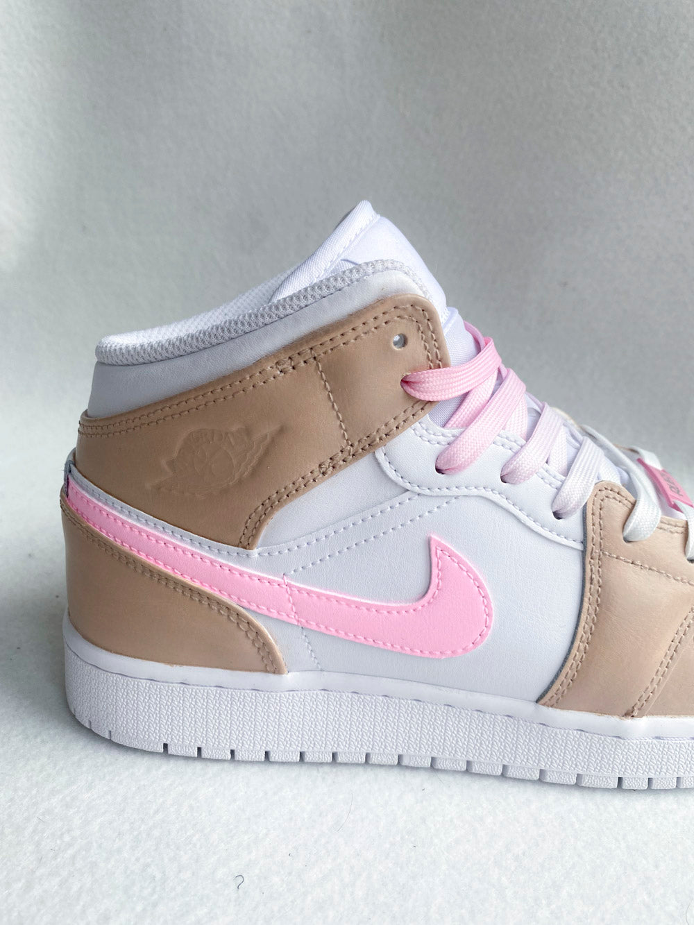 Air Jordan Mid  Beige et Rose