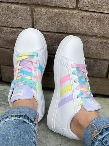 Bijoux de lacets personnalisés en option sur basket Adidas pastel