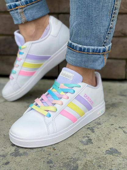 Adidas basket pastel personnalisée portée, style féminin tendance