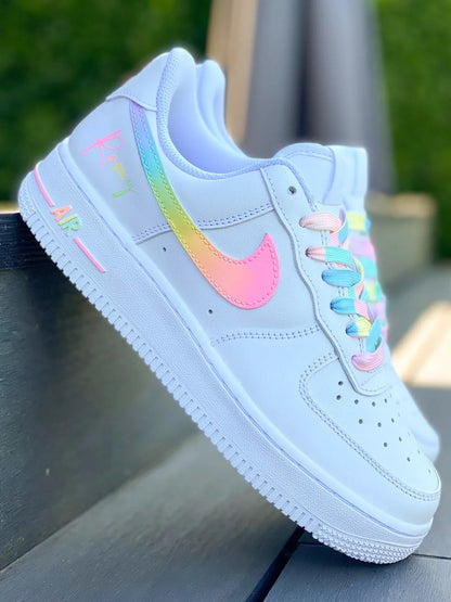 Détail peinture pastel faite à la main sur Air Force 1