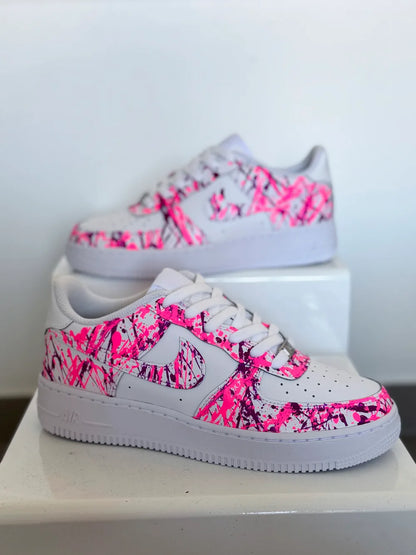 Création artisanale Air Force 1 rose fuchsia peinte à la main