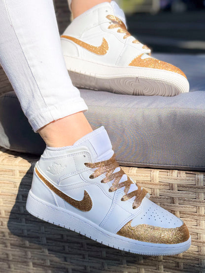 Détail paillettes or sur Air Jordan 1 Mid