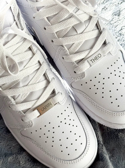 Air Jordan blanches à strass blancs idéales pour un mariage