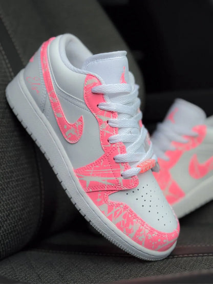 Air Jordan Low corail personnalisée peinte à la main