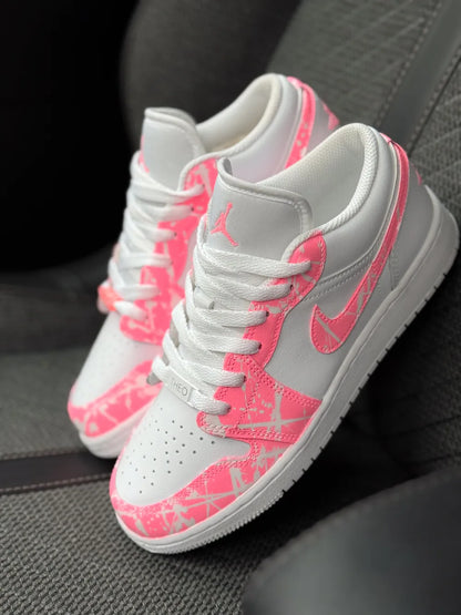 Air Jordan Low corail personnalisée portée