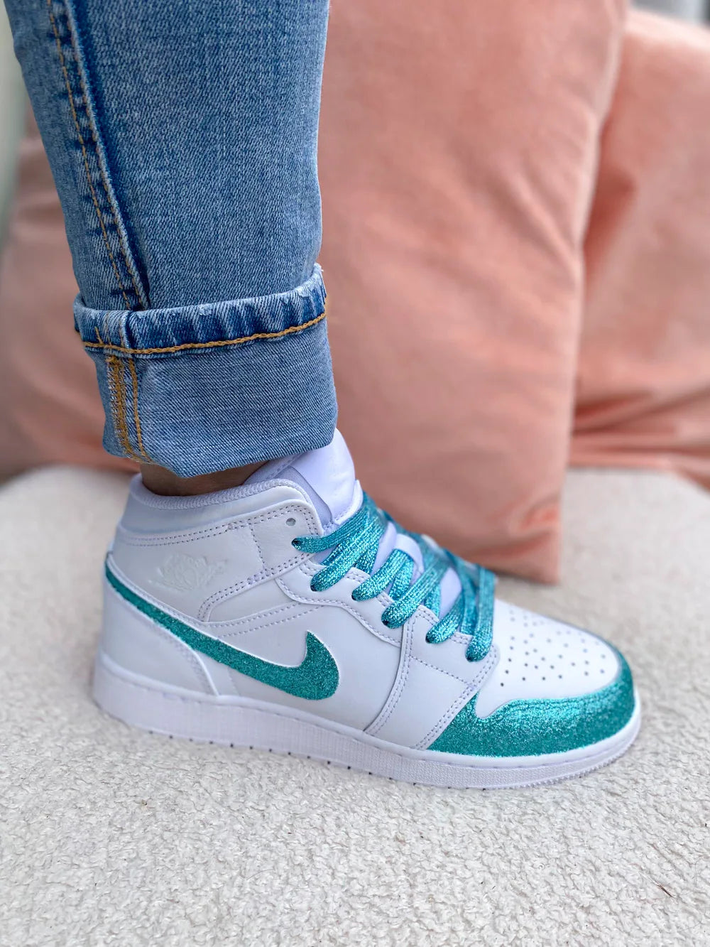 Air Jordan 1 Mid glitter bleu finition haut de gamme