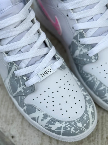 Personnalisation possible sur Air Jordan Mid gris et rose