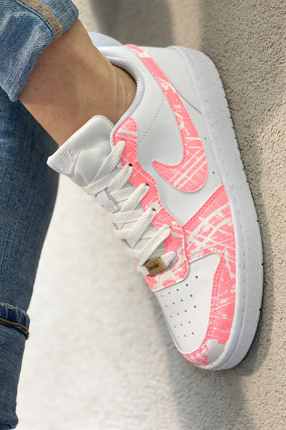 Basket Nike corail personnalisée portée style estival