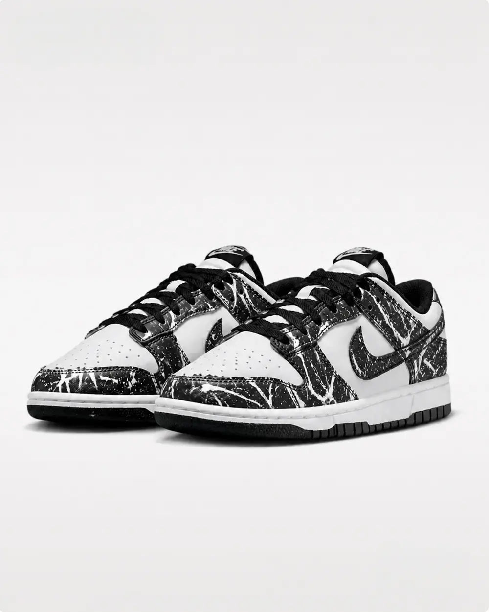 Sneakers noir blanc look streetwear