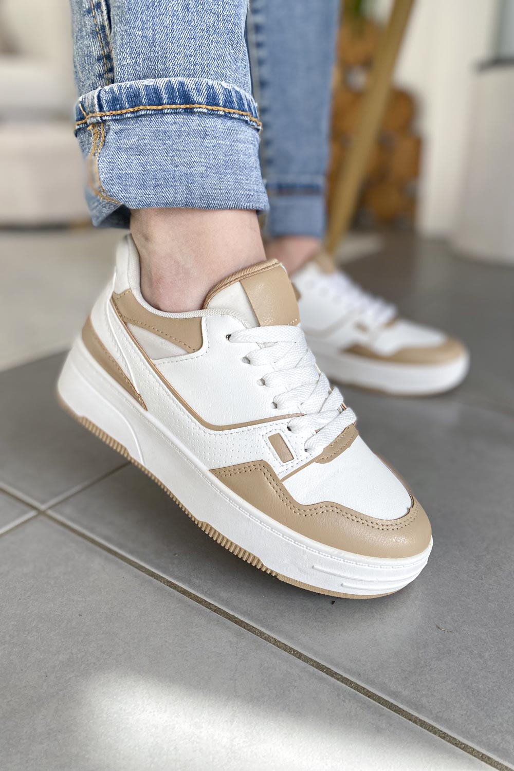 Sneakers blanche et beige