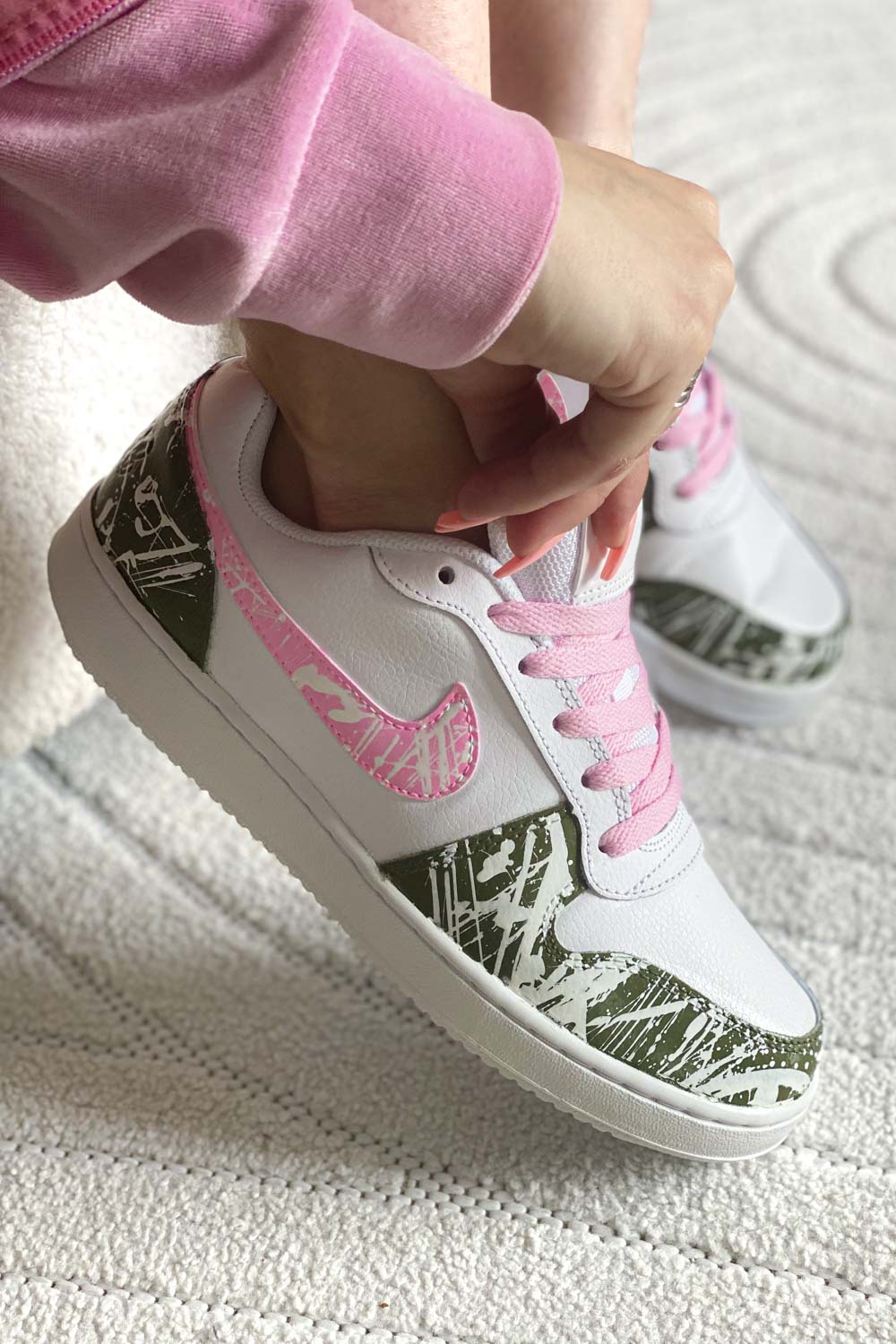 Basket Nike Rose et Kaki