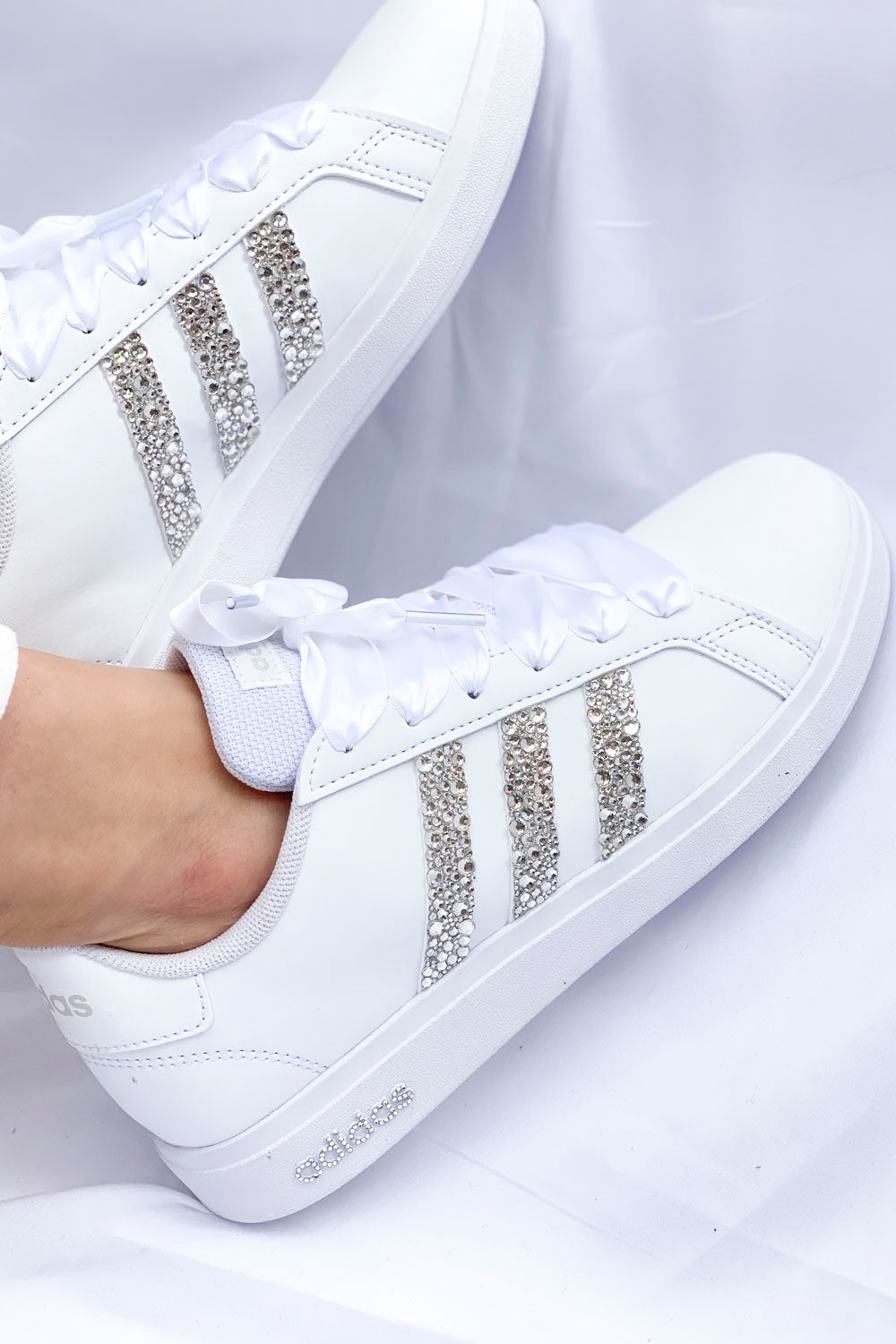 baskets blanches a strass elegantes pour femme
