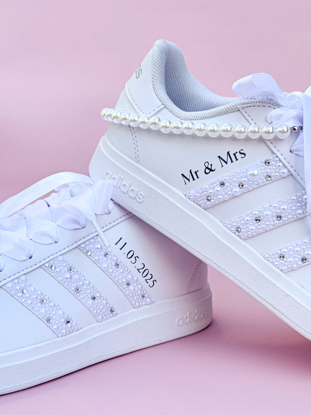 baskets elegantes blanches avec perles