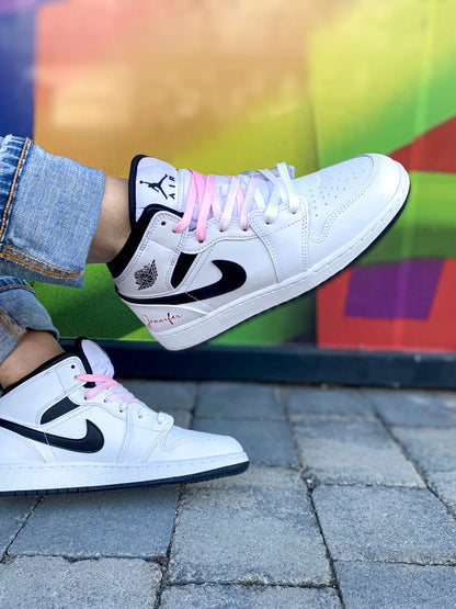 Air Jordan Mid rose livrée avec boîte et lacets d’origine