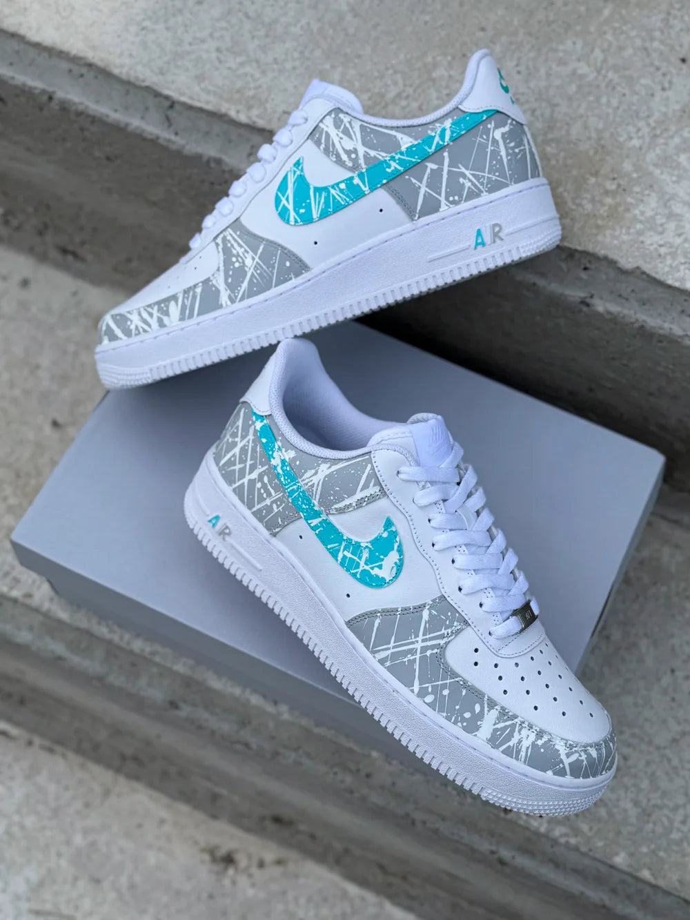 Nike AF1 personnalisée unique en gris et turquoise