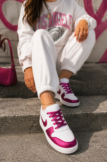 Nike Borough femme personnalisée fuchsia brillant avec effet glitter premium et inspiration mode streetwear