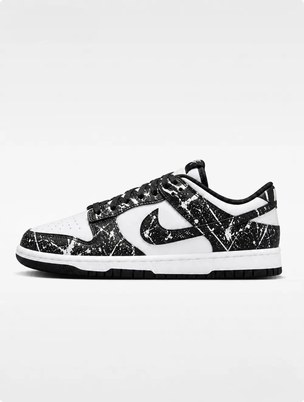Baskets Nike Dunk Low noir et blanc personnalisées