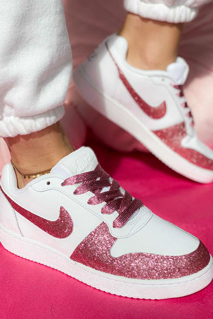 Basket Nike femme glitter rose avec paillettes roses, sneakers tendance personnalisées