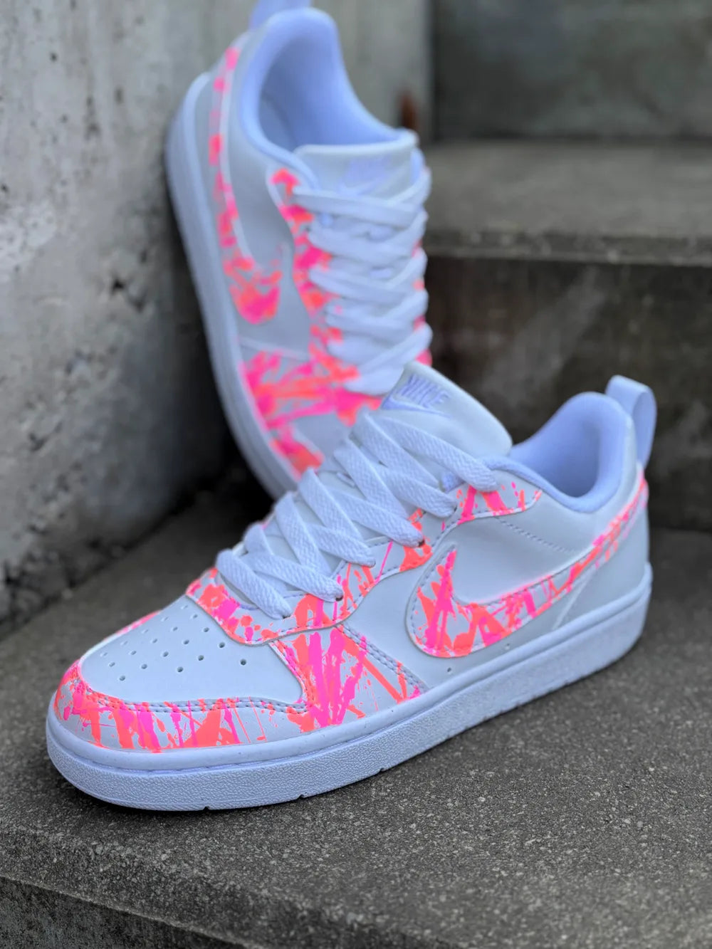 Basket Nike rose et corail custom artisanale