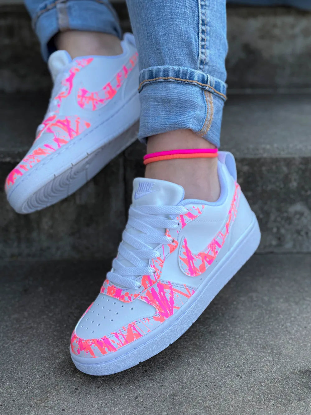 Sneaker Nike rose et corail personnalisée style féminin